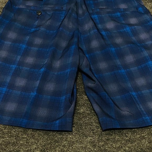 Ben Hogan Men's Printed Flat Front Shorts, Size 30 - Picture 4 of 5